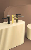 Robinet pour lavabo Rondo de FuturBath en saillie or H-16 cm